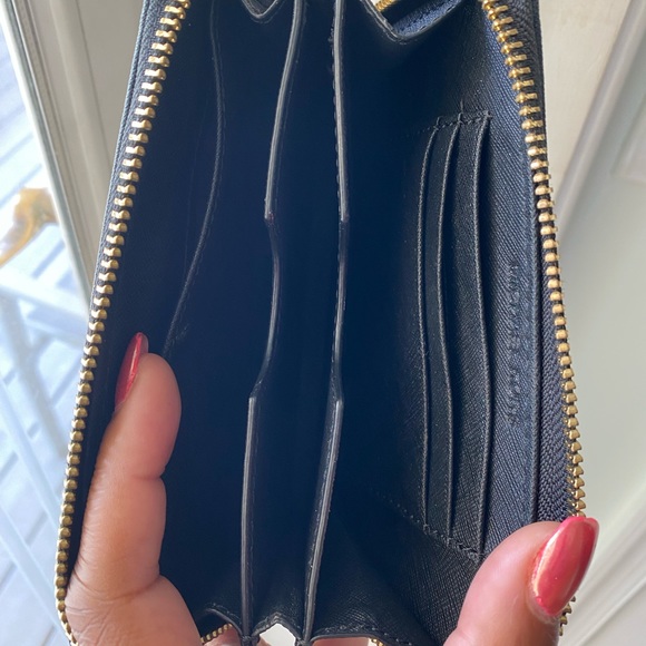 Black Michael Kors wristlet - Picture 6 of 6